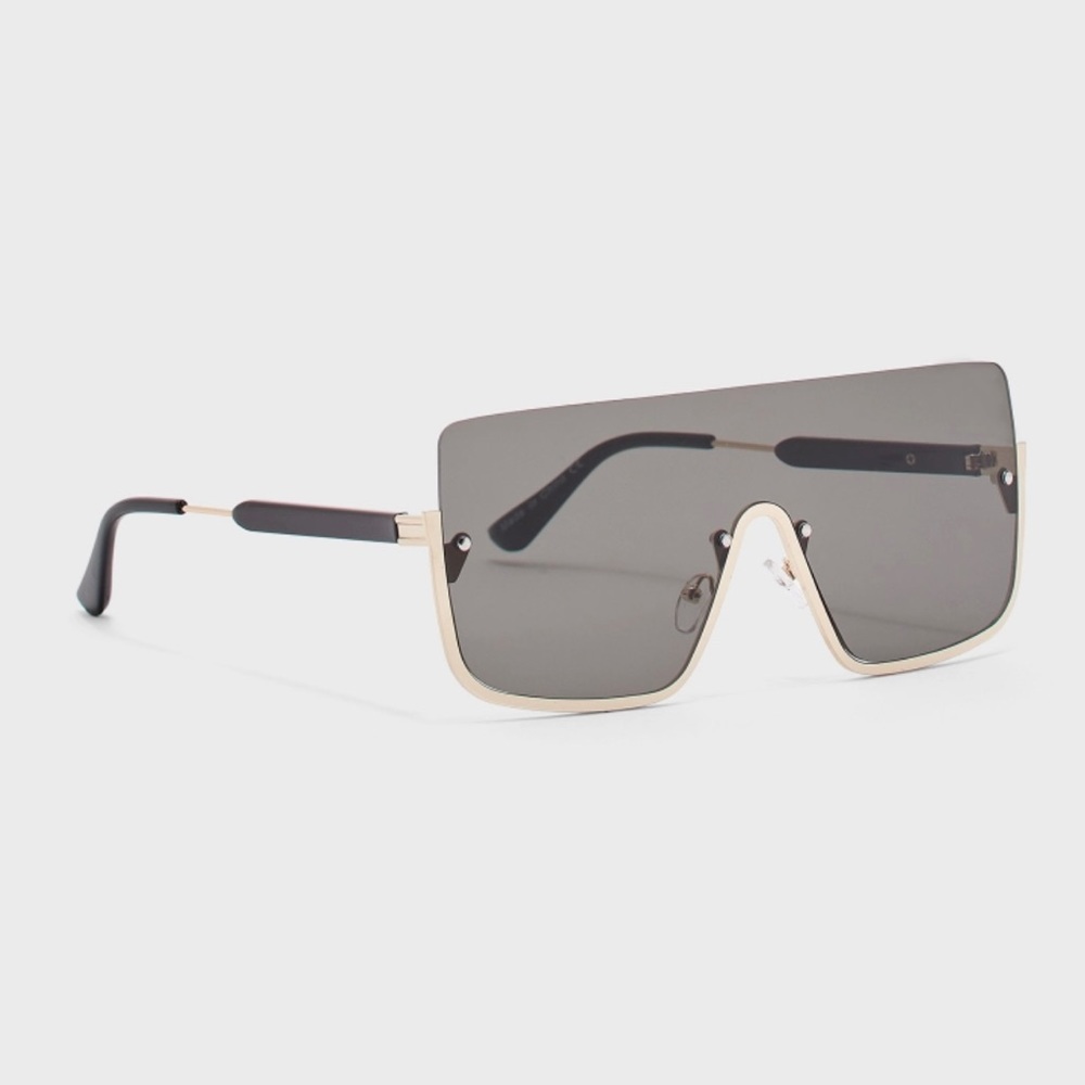 Aldo Unisex Durable oversized metal frames
Silicone nose pads for adjustable fit